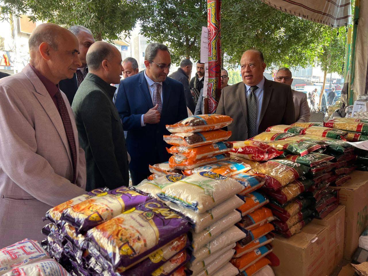 افتتاح المعرض الدائم بميدان الساعة بمدينة قنا