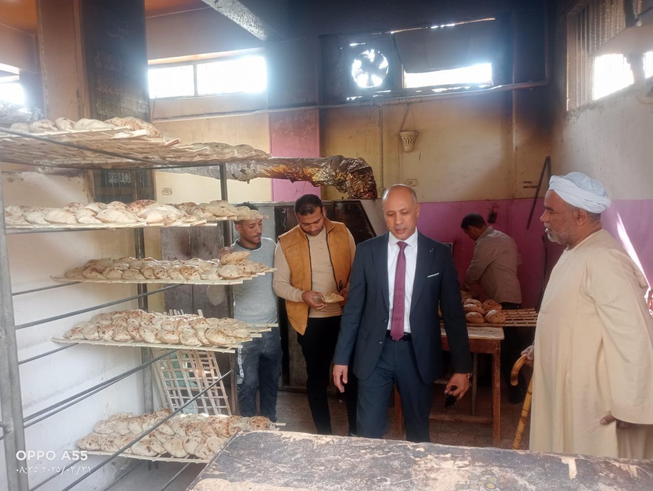 التموين بقنا تكثف الحملات على المخابز والأسواق