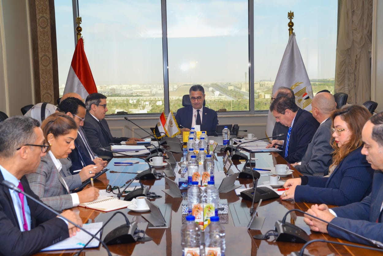 وزير التموين يبحث مع رئيس شركة بلومبرج جرين العالمية مقترحات التعاون