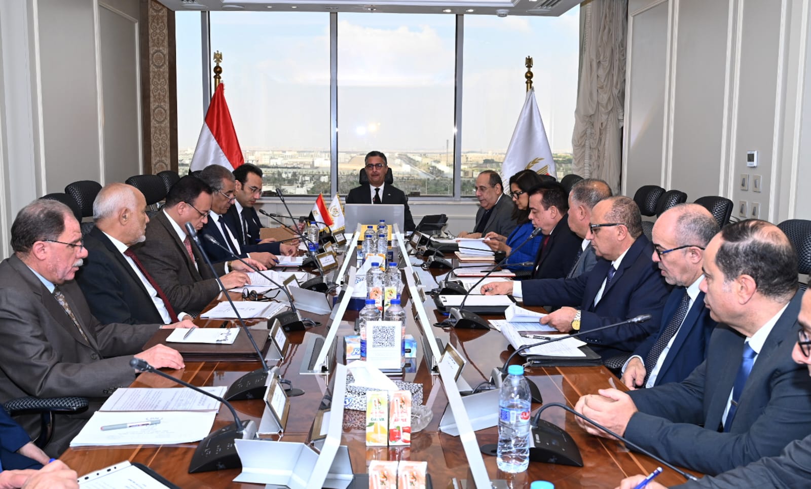 وزير التموين يجتمع مع رؤساء مجالس إدارات شركات المضارب