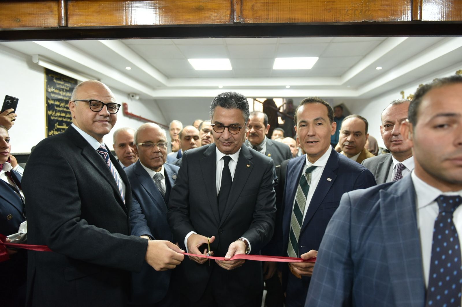 وزير التموين ومحافظ القليوبية يفتتحان السجل التجاري المميز بالغرفة التجارية ببنها