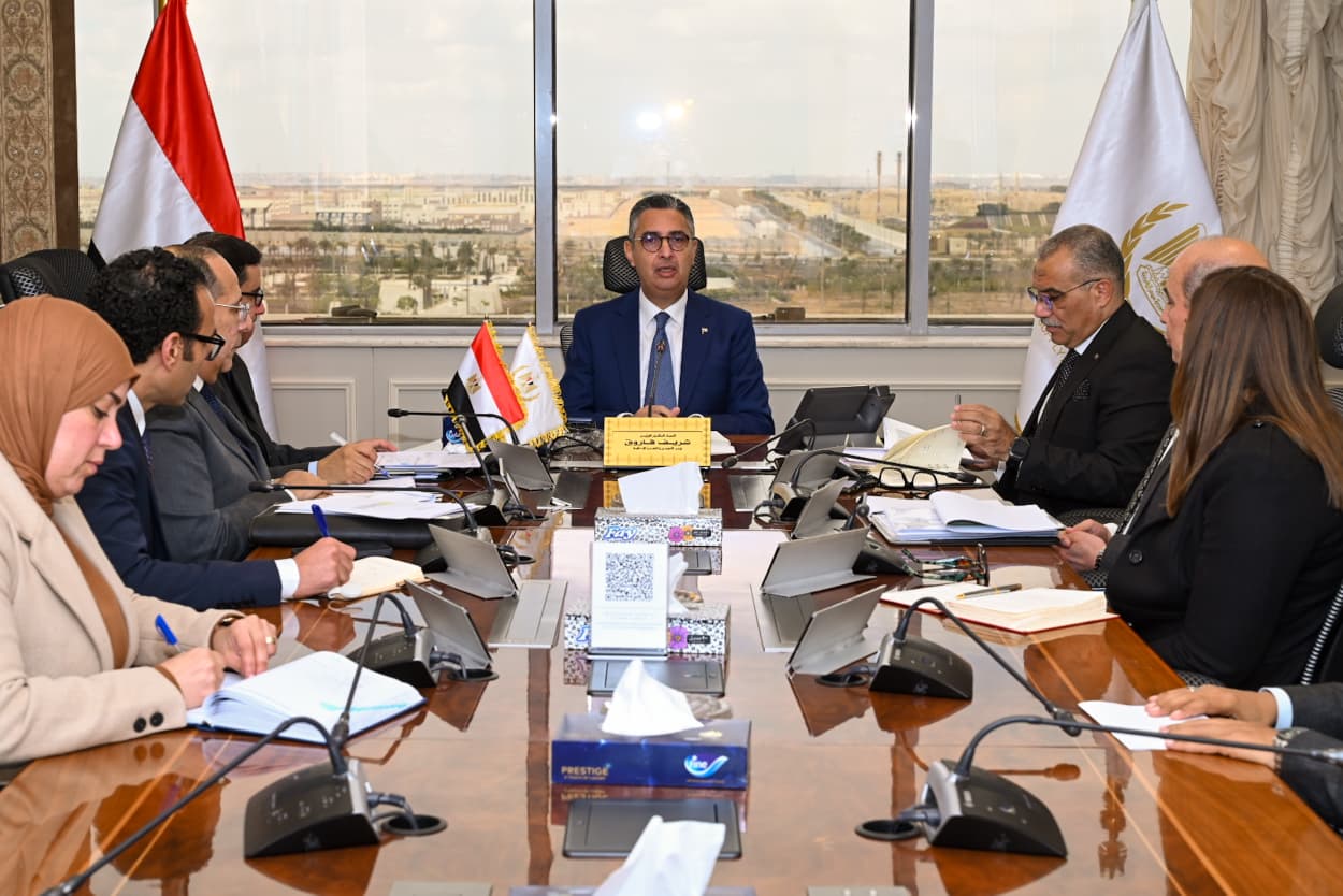 وزير التموين يعقد اجتماعًا موسعًا لمتابعة الاحتياطي الاستراتيجي من السلع