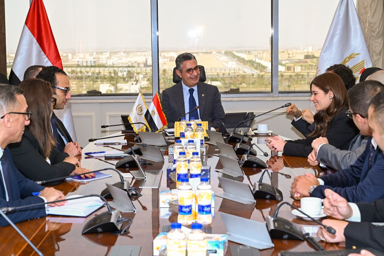 وزير التموين يجتمع مع السيد / نعيم يزبك رئيس الشرق الأوسط وافريقيا لشركة مايكروسوفت العالمية