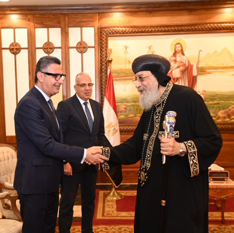 الدكتور شريف فاروق يهنئ قداسة البابا تواضروس الثاني بعيد القيامة المجيد