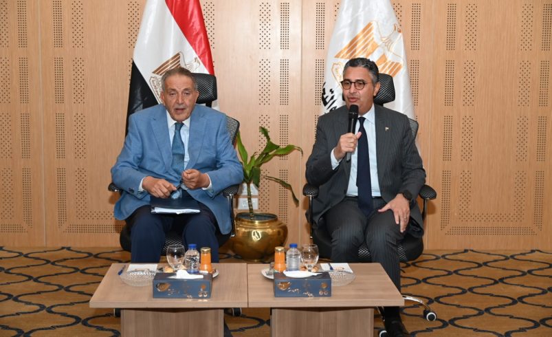 وزير التموين يبحث مع الاتحاد العام للغرف التجارية والشعبة العامة للمواد الغذائية تطوير منظومة السلع التموينية واستقرار الأسواق