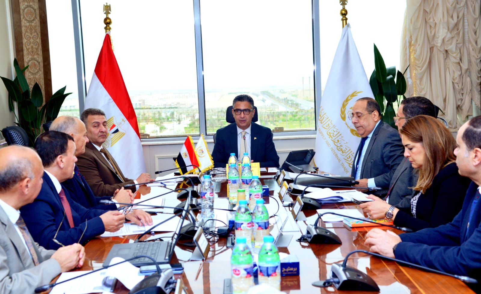 وزير التموين يجتمع برئيسي شركتي “النيل” و”الإسكندرية” للمجمعات الاستهلاكية