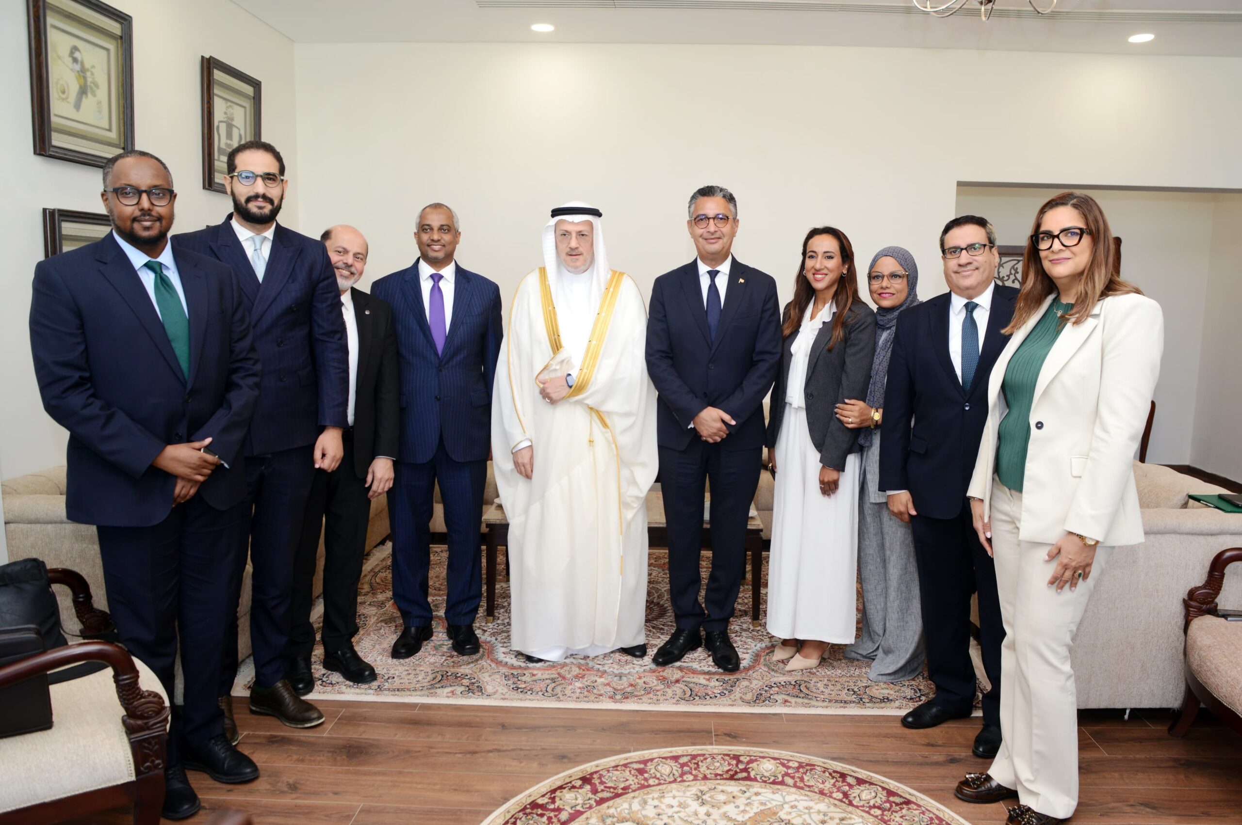 وزير التموين والتجارة الداخلية يلتقي الرئيس التنفيذي للمؤسسة الدولية الإسلامية