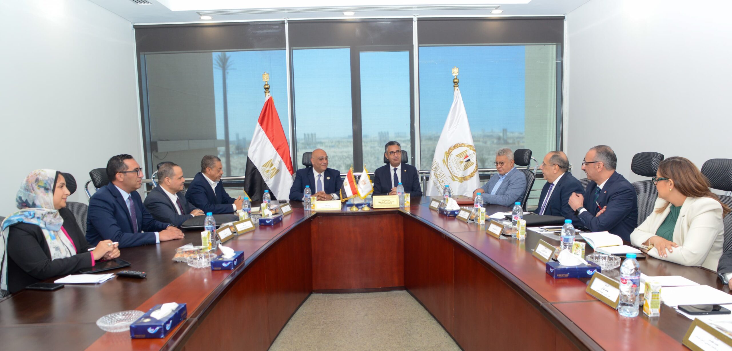 وزير التموين يبحث مع رئيس جهاز تنمية المشروعات تطوير منافذ الوزارة