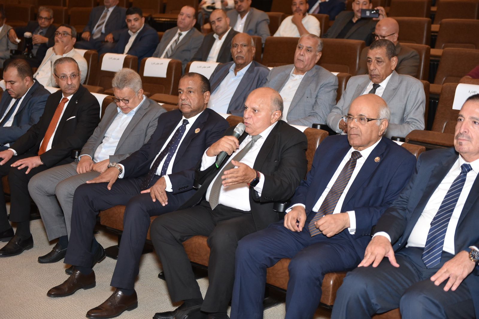 وزير التموين يجتمع مع رئيس الاتحاد العام للغرف التجارية وكبار المنتجين والسلاسل التجارية
