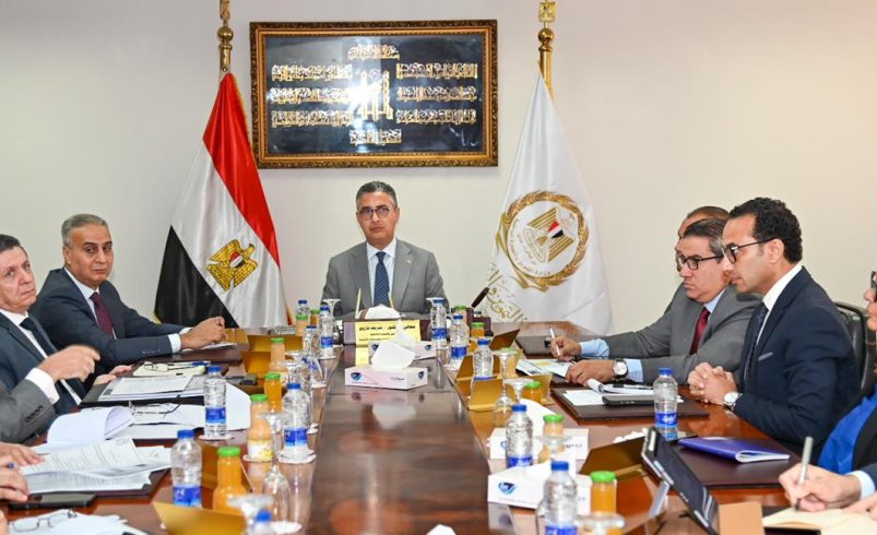 وزير التموين يعقد اجتماعًا موسعًا لوضع خطة عاجلة لتنفيذ توجيهات السيد رئيس الجمهورية لضبط الأسواق وتوفير السلع للمواطنين